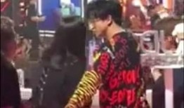 薛之谦节目爆料老板娘视频,揭秘老板娘神秘视频背后的故事